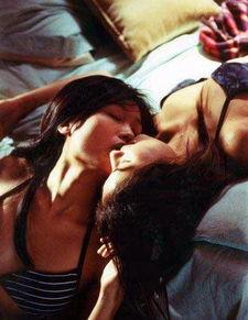 床上假戏真做的明星,揭秘床上假戏真做的明星秘事