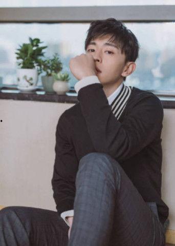 邓伦最帅图片,定格最帅瞬间，魅力四溢