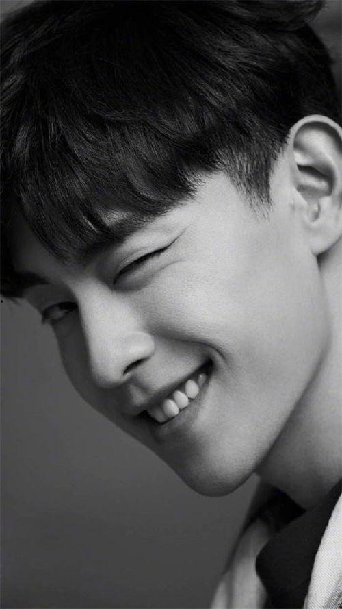 邓伦最帅图片,定格最帅瞬间，魅力四溢